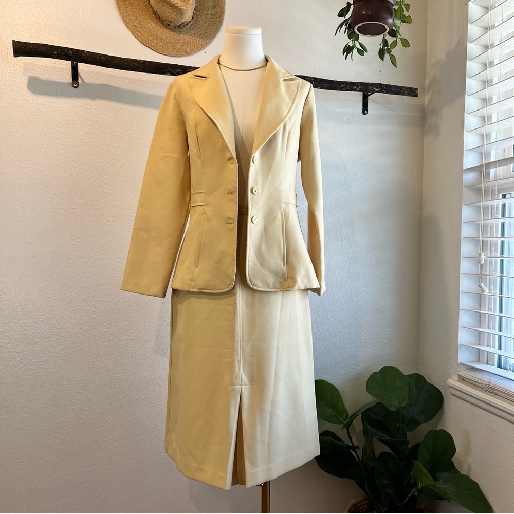 Vintage 70s Hippie Retro Pale Yellow Fitted Button Front Blazer & Midi Skirt Set